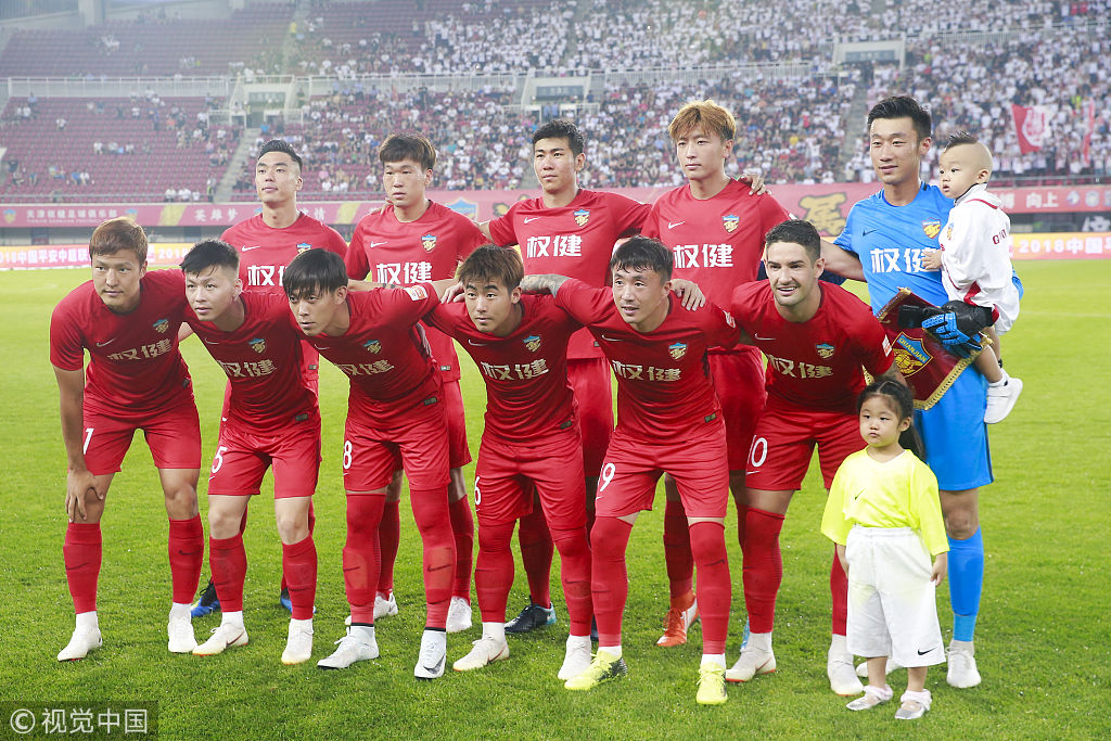 TES 战队 2-1 战胜 BLG 战队成功晋级淘汰赛八强