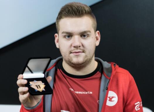 JD Gaming 发布了 sheer 的告别视频：我希望你在激情中坚定不移，勇敢地向前迈进你的下一个旅程