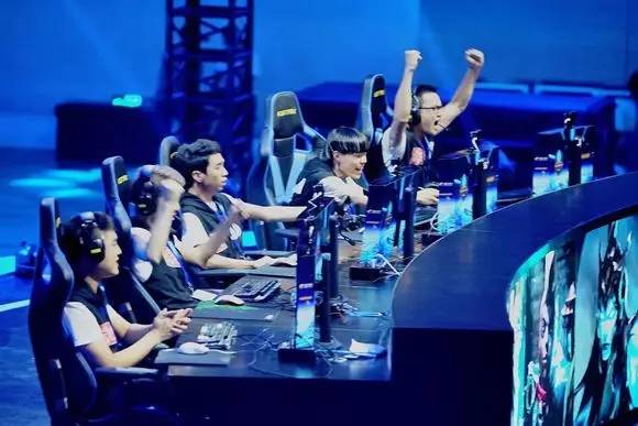 LPL夏季赛赛后复盘：RNG输FPX输在哪？